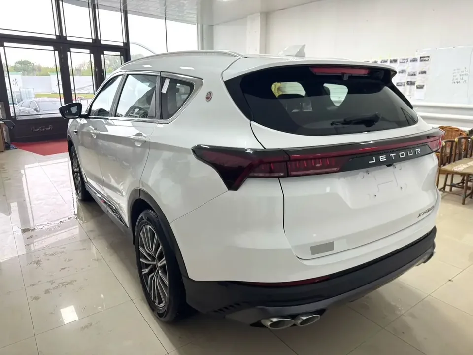 Jetour Jietu X70 PLUS Jietu X70 PLUS 2022 1.5T CVT 7-seater 2022 — thumbnail 4