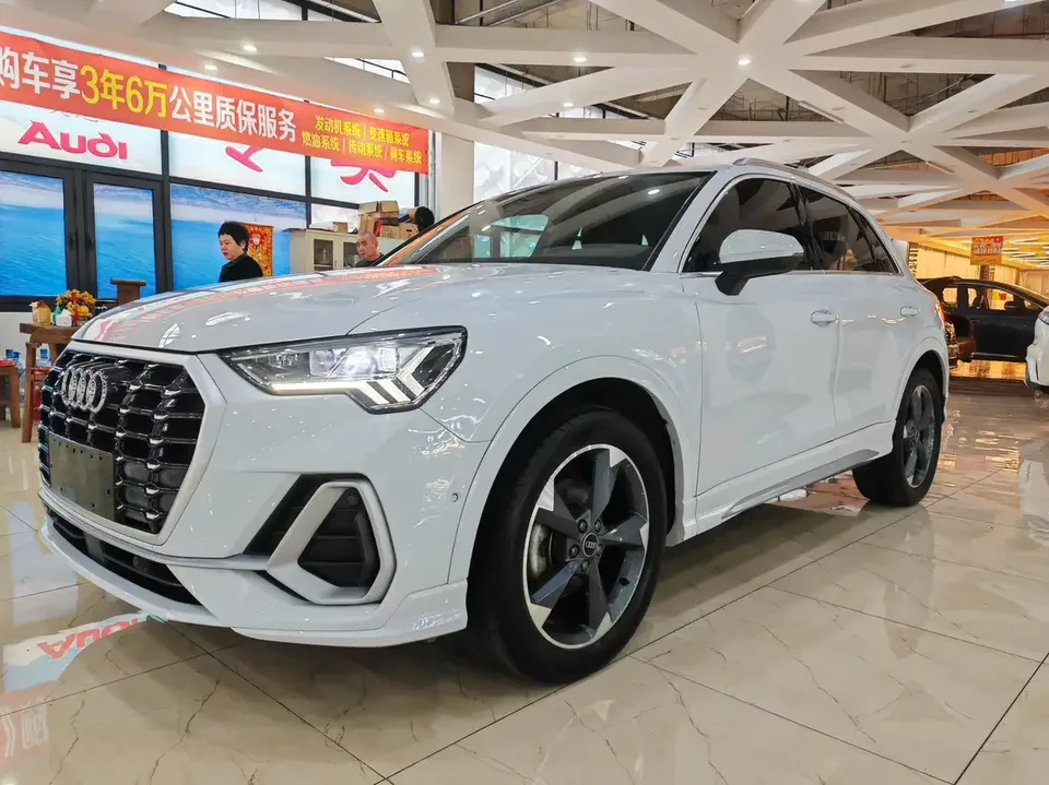 Audi Q3 Audi Q3 2022 35 TFSI Stylish Dynamic 2022 — photo 1, buy with delivery to Moscow