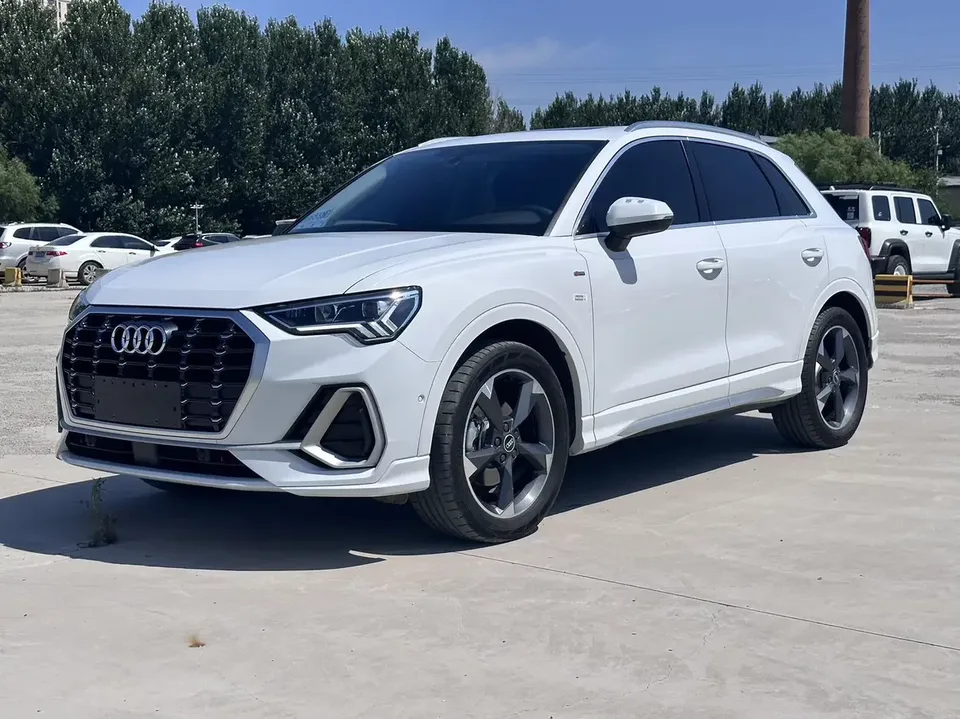Audi Q3 Audi Q3 2022 35 TFSI Stylish Dynamic 2022 — photo 1, buy with delivery to Moscow