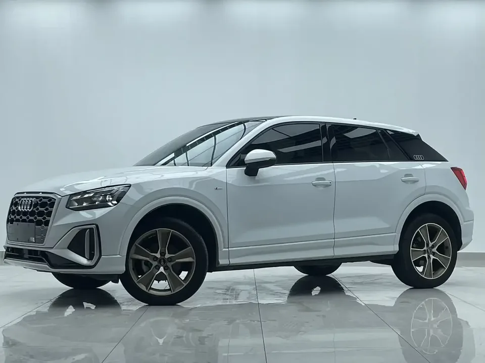 Audi Q2L Audi Q2L 2022 35 TFSI Stylish Dynamic 2023 — photo 1, buy with delivery to Moscow