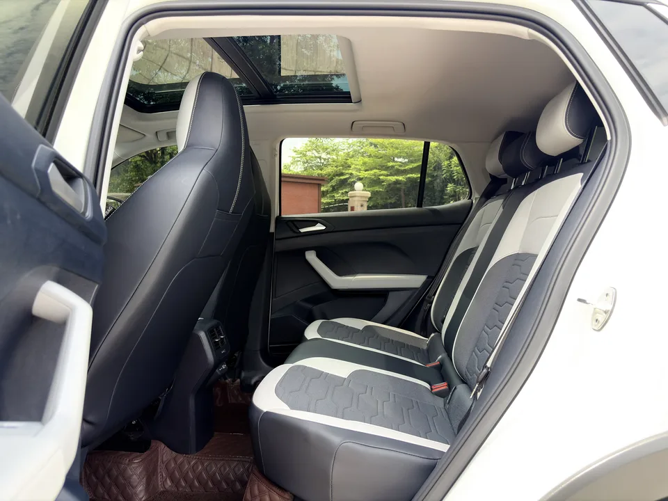 Volkswagen Tharu tuyue 2025 New 1.5L Sharp Edition 2025 — thumbnail 3