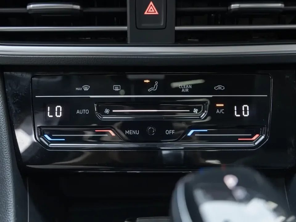 Volkswagen Sagitar Sagitar 2023 280TSI DSG Beyond Edition Plus 2022 — thumbnail 4