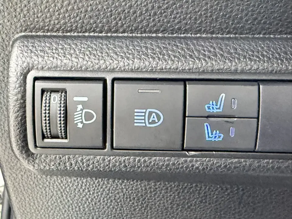 Toyota Levin Lei Ling 2022 185T CVT Sports Edition 2022 — thumbnail 3