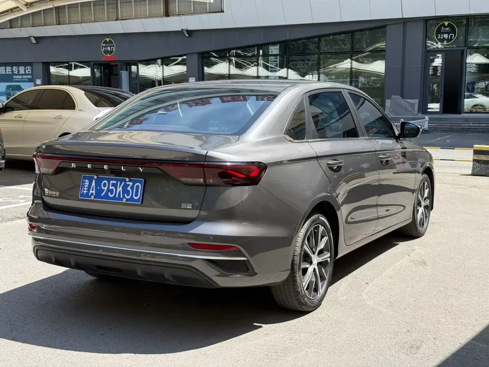 Geely Emgrand emgrand 2022 4th Generation 1.5L CVT Premium 2022 — thumbnail 2