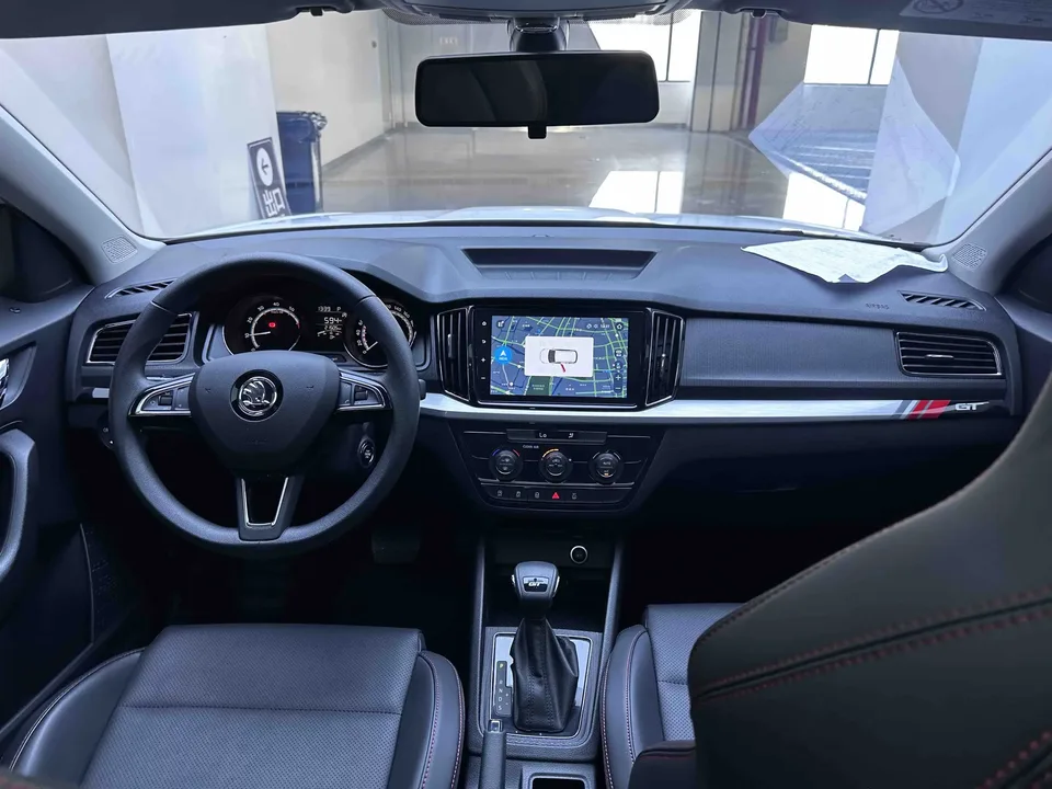 Skoda Kamiq Komic GT 2023 Modified 1.5L Automatic Premium Edition 2023 — миниатюра 4