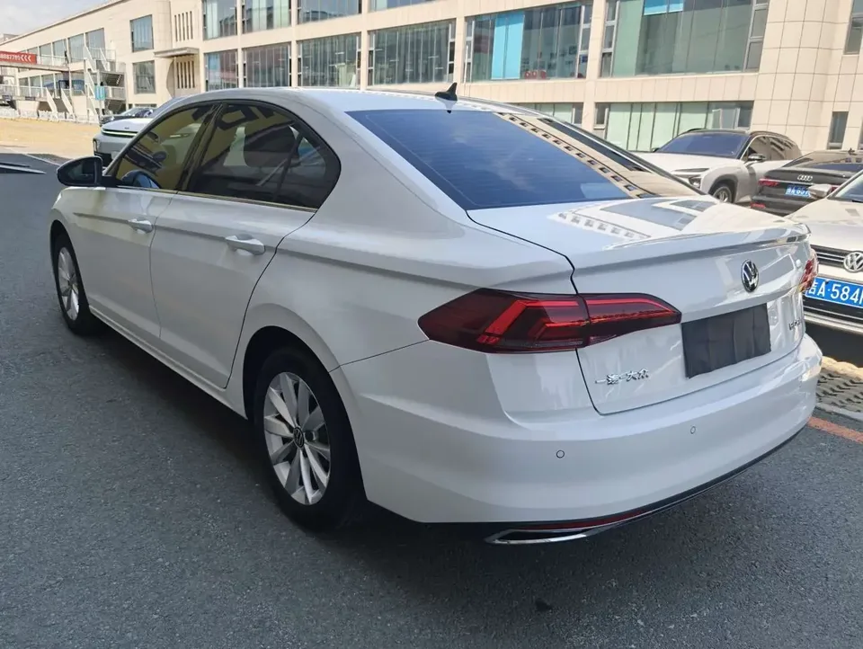 Volkswagen Bora Bora 2021 1.5L Automatic Comfort Smart Connection Edition 2022 — thumbnail 4