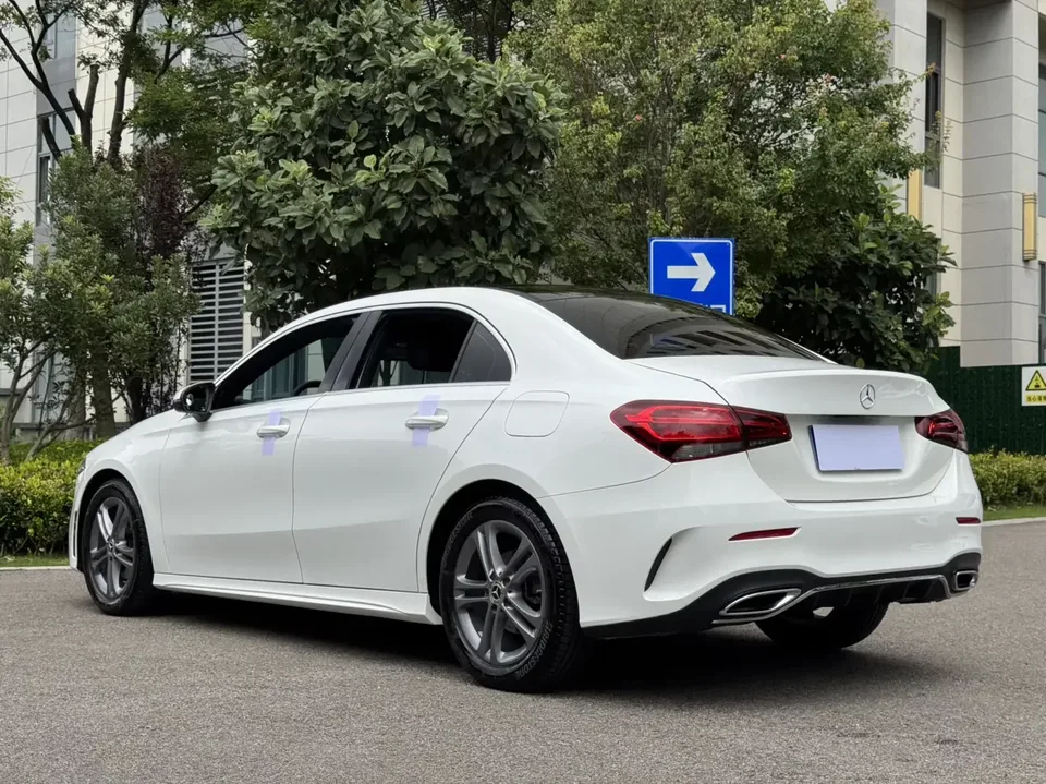 Mercedes-Benz Klasa A Mercedes Benz A Class 2022 A 180 L Sports Sedan 2022 — миниатюра 2