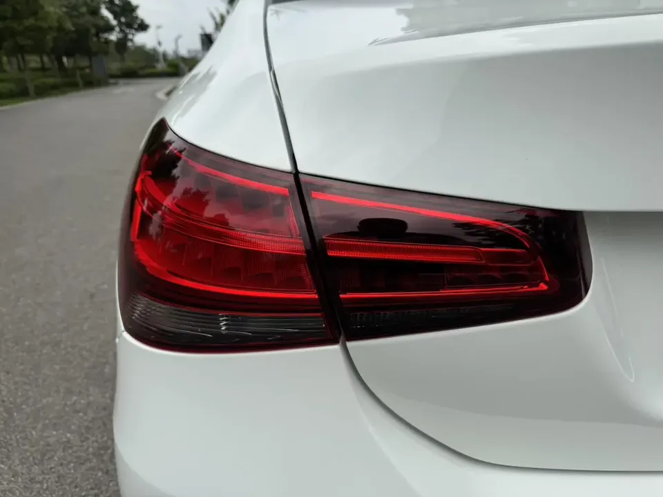 Mercedes-Benz Klasa A Mercedes Benz A Class 2022 A 180 L Sports Sedan 2022 — миниатюра 3