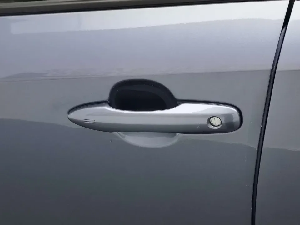Toyota Corolla Corolla 2023 Intelligent Electric Hybrid Dual Engine 1.8L E-CVT Elite Edition 2024 — thumbnail 3