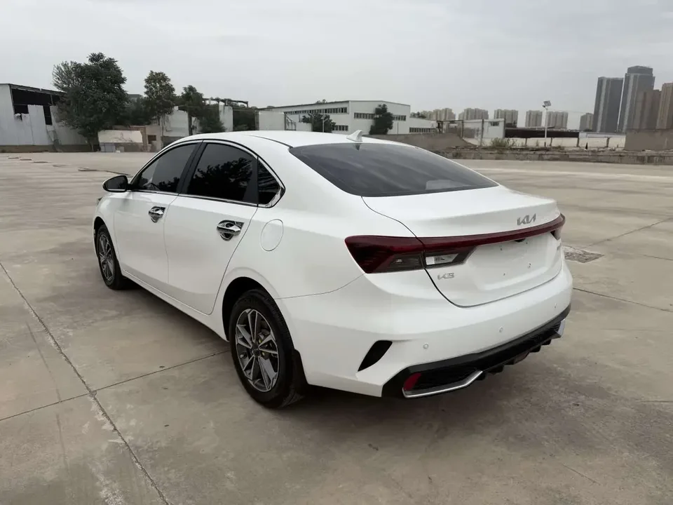 Kia K3 Kia K3 2023 1.5L IVT Deluxe Edition 2023 — thumbnail 2