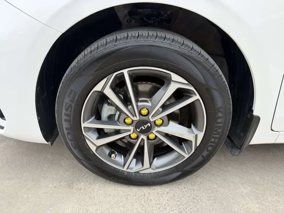Kia K3 Kia K3 2023 1.5L IVT Deluxe Edition 2023 — thumbnail 3