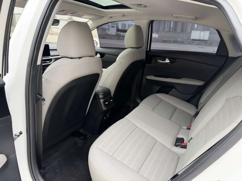 Kia K3 Kia K3 2023 1.5L IVT Deluxe Edition 2023 — thumbnail 5