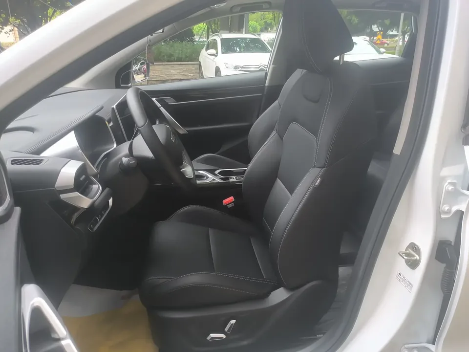 Geely Coolray SX11 Binyue 2025 1.5L CVT Super MAX 2025 — thumbnail 3