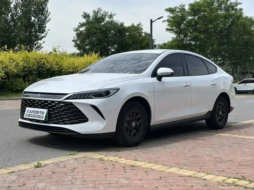 BYD Qin PLUS DM Qin PLUS DM 2025 DM-i 55KM Intelligent Driving Edition Leading Edition 2025 — photo 1, buy with delivery to Moscow