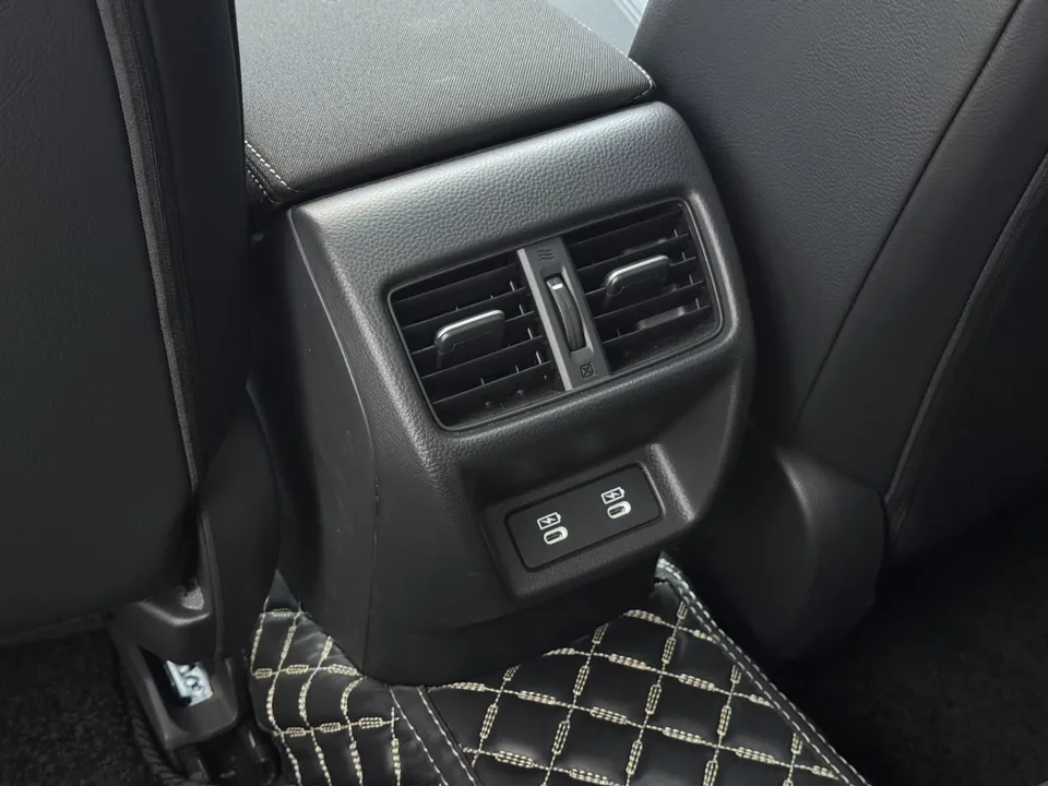 Honda CIVIC Civic 2025 240TURBO CVT Zhiqu Plus 2025 — миниатюра 4
