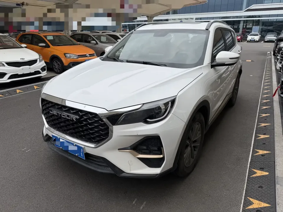 Jetour Jietu X70 Jietu X70 2024 1.5T DCT Honor PRO 7-seater 2025 — photo 1, buy with delivery to Moscow