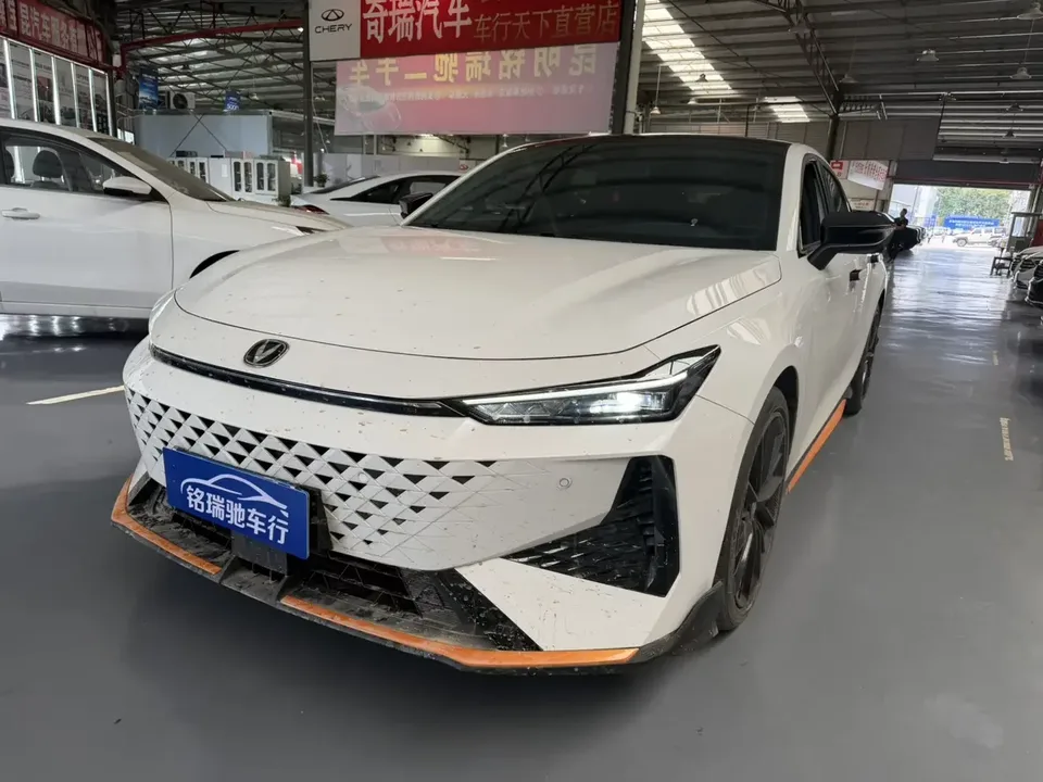 Changan UNI-V Changan UNI-V 2024 1.5T Premium Sports 2024 — photo 1, buy with delivery to Moscow