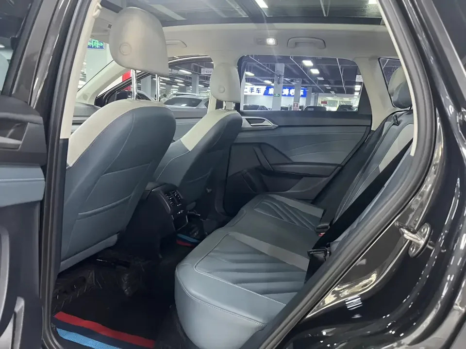 Volkswagen Tharu tuyue 2023 300TSI 2WD Bright Moon Edition 2024 — миниатюра 3