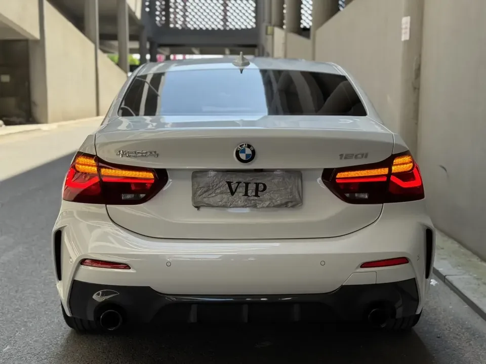 BMW 1 Series BMW 1 Series 2023 120i M Sport Edition 2023 — thumbnail 2