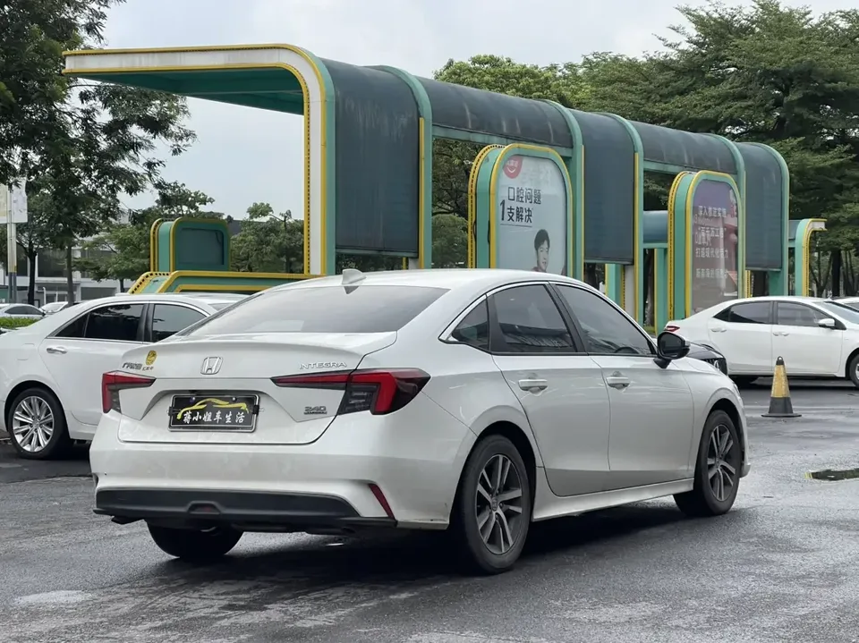 Honda Integra Style 2023 240TURBO CVT Tech Edition 2023 — thumbnail 2