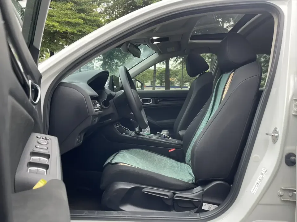 Honda Integra Style 2023 240TURBO CVT Tech Edition 2023 — thumbnail 3