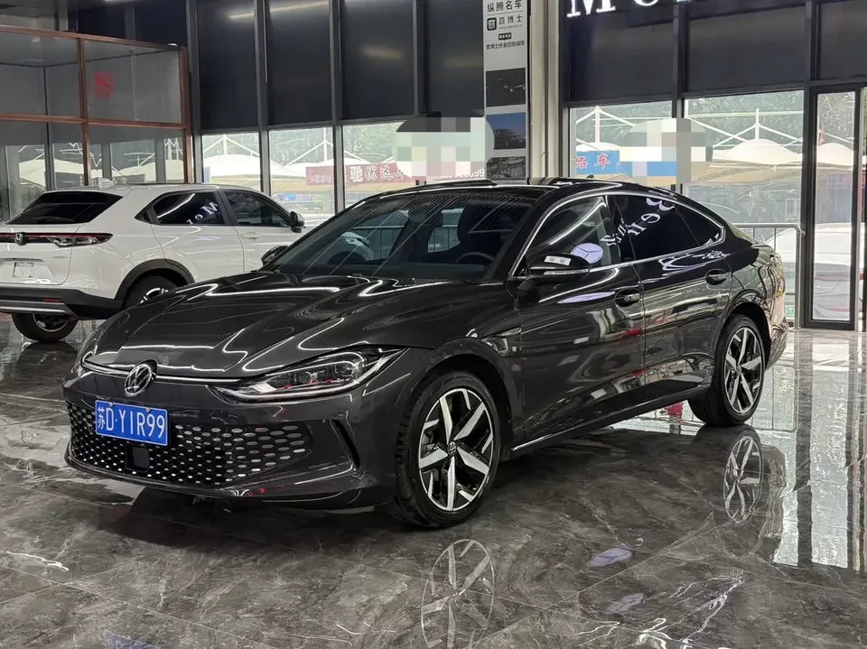 Volkswagen Lamando Lingdu 2023 Lingdu L 280TSI DSG Cool Edition 2023 — photo 1, buy with delivery to Moscow