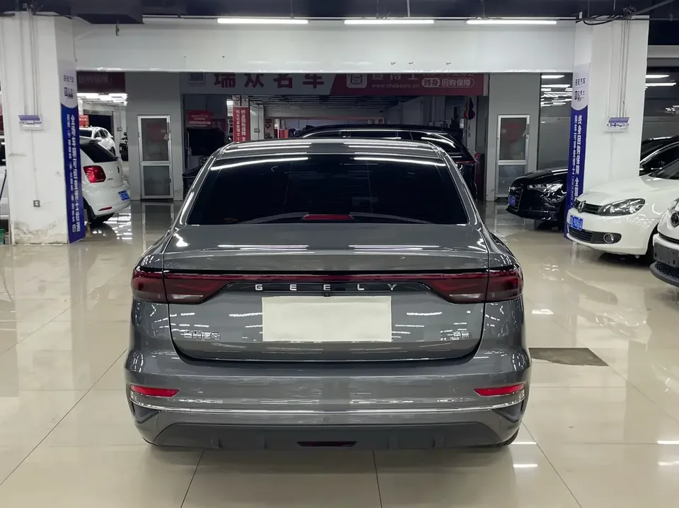Geely Emgrand emgrand 2022 4th Generation 1.5L CVT Premium 2022 — thumbnail 2