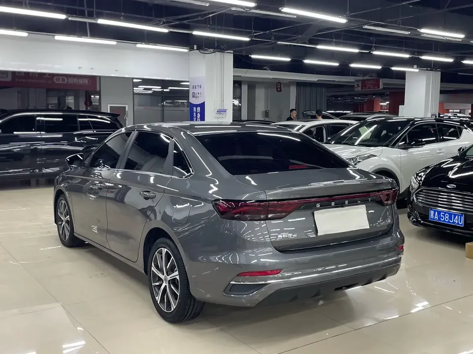 Geely Emgrand emgrand 2022 4th Generation 1.5L CVT Premium 2022 — thumbnail 4