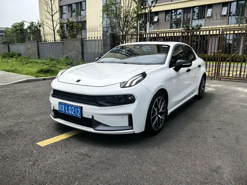 Lynk & Co 03 Lynk & Co 03 2022 1.5TD DCT Jin Pro 2022 — photo 1, buy with delivery to Moscow