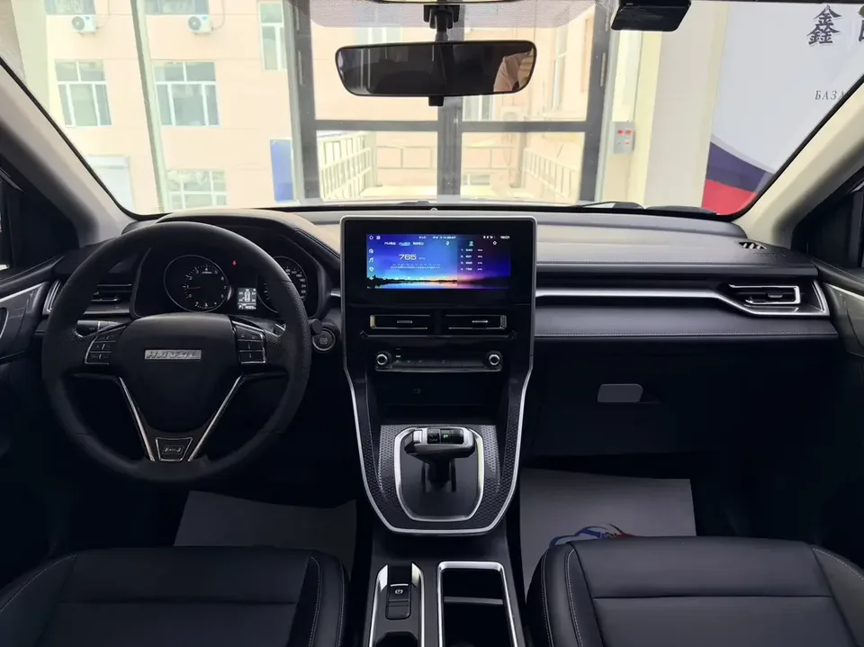 Haval M6 Haval M6 2021 PLUS 1.5T DCT Comfort Edition 2022 — thumbnail 3
