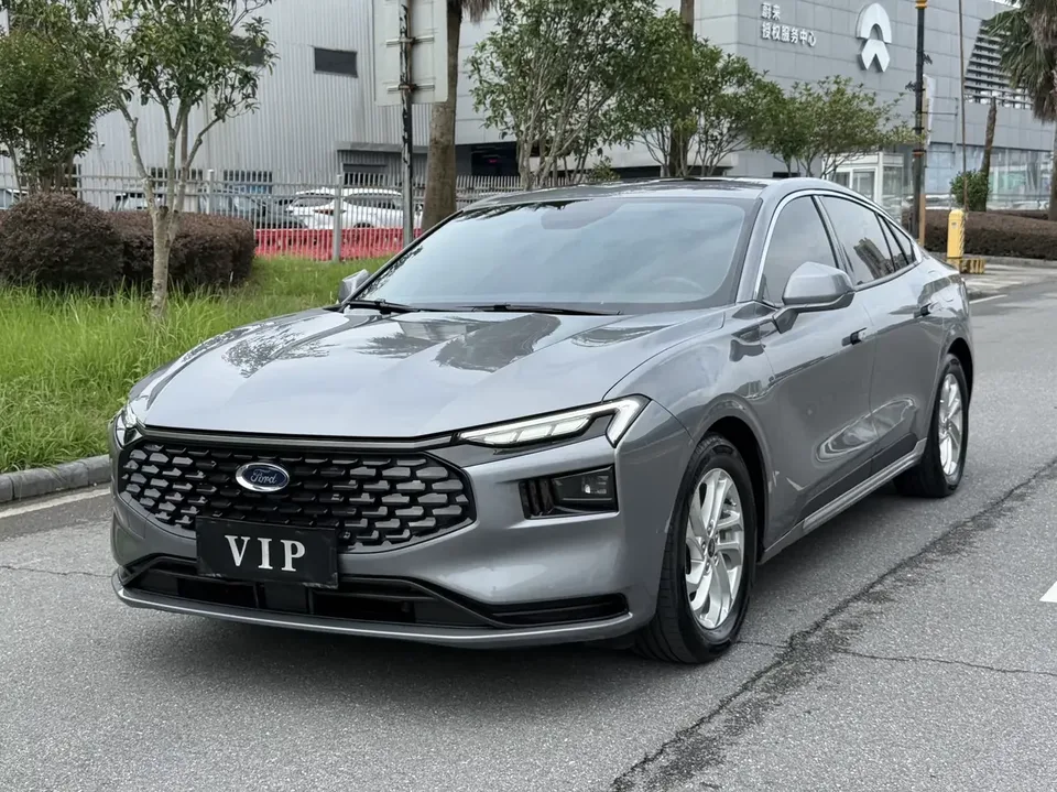 Ford Mondeo Mondeo 2023 EcoBoost 180 Comfort 2024 — photo 1, buy with delivery to Moscow