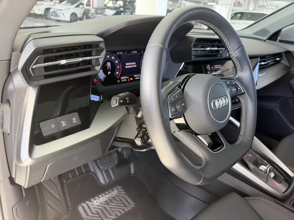 Audi A3 Audi A3 2023 Sportback 35 TFSI Stylish and sporty 2023 — thumbnail 5