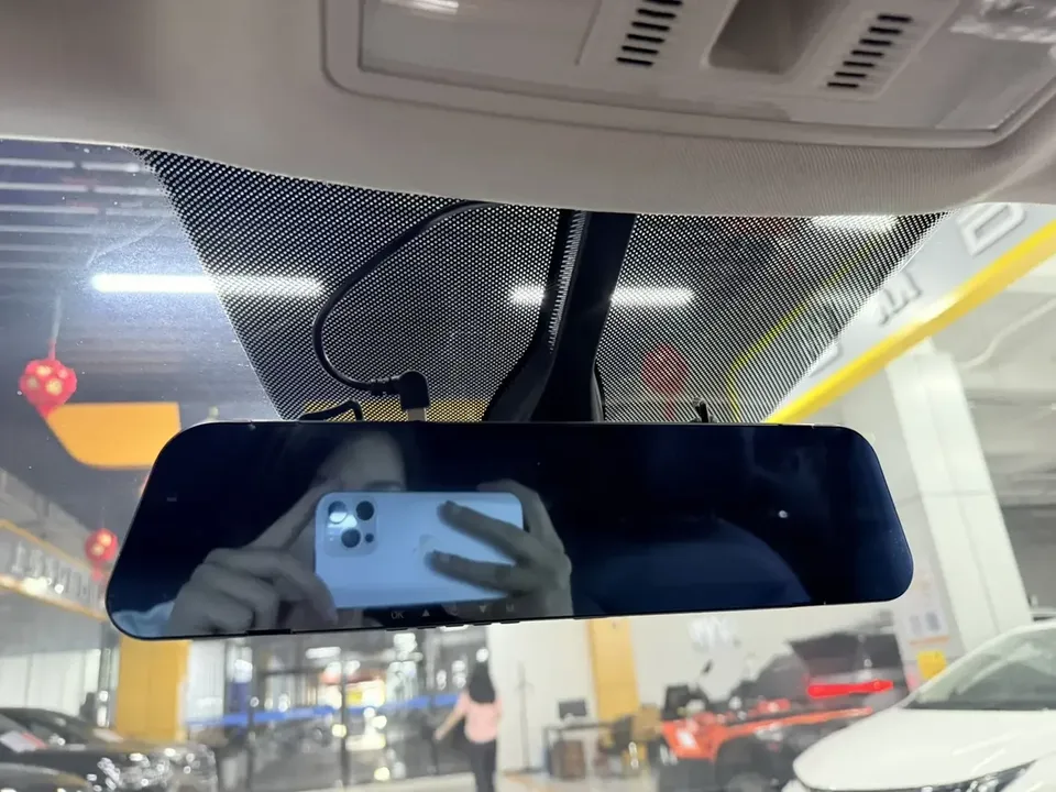 Volkswagen Tharu tuyue 2022 280TSI 2WD Deluxe Edition 2022 — thumbnail 3