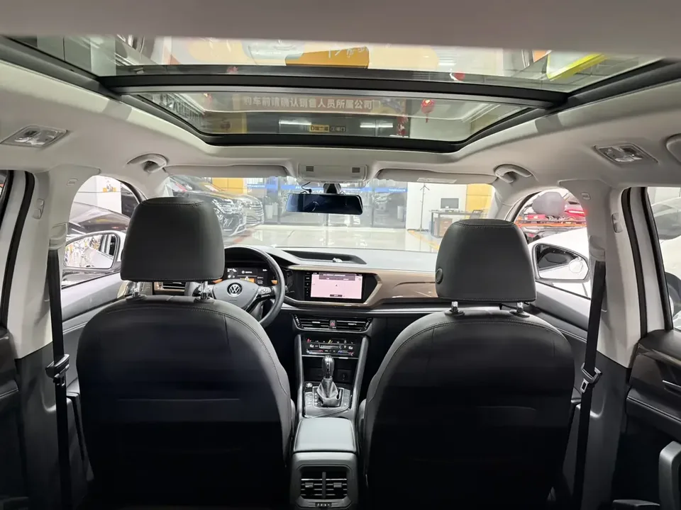 Volkswagen Tharu tuyue 2022 280TSI 2WD Deluxe Edition 2022 — thumbnail 4