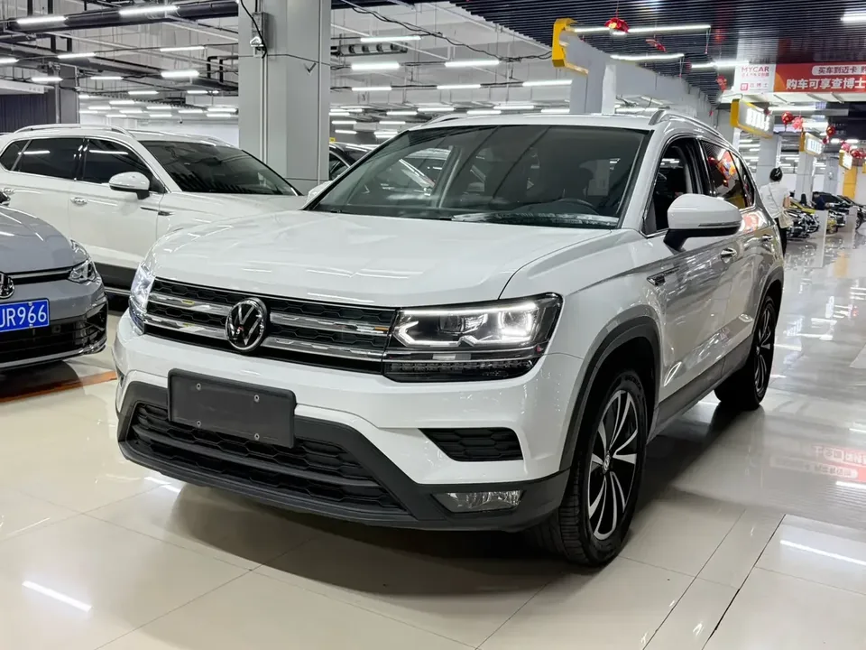 Volkswagen Tharu tuyue 2022 280TSI 2WD Deluxe Edition 2022 — photo 1, buy with delivery to Moscow