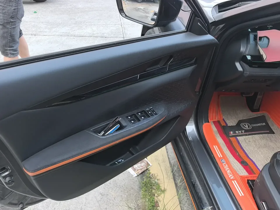 Changan UNI-V Changan UNI-V 2022 1.5T Sports Edition 2022 — thumbnail 5