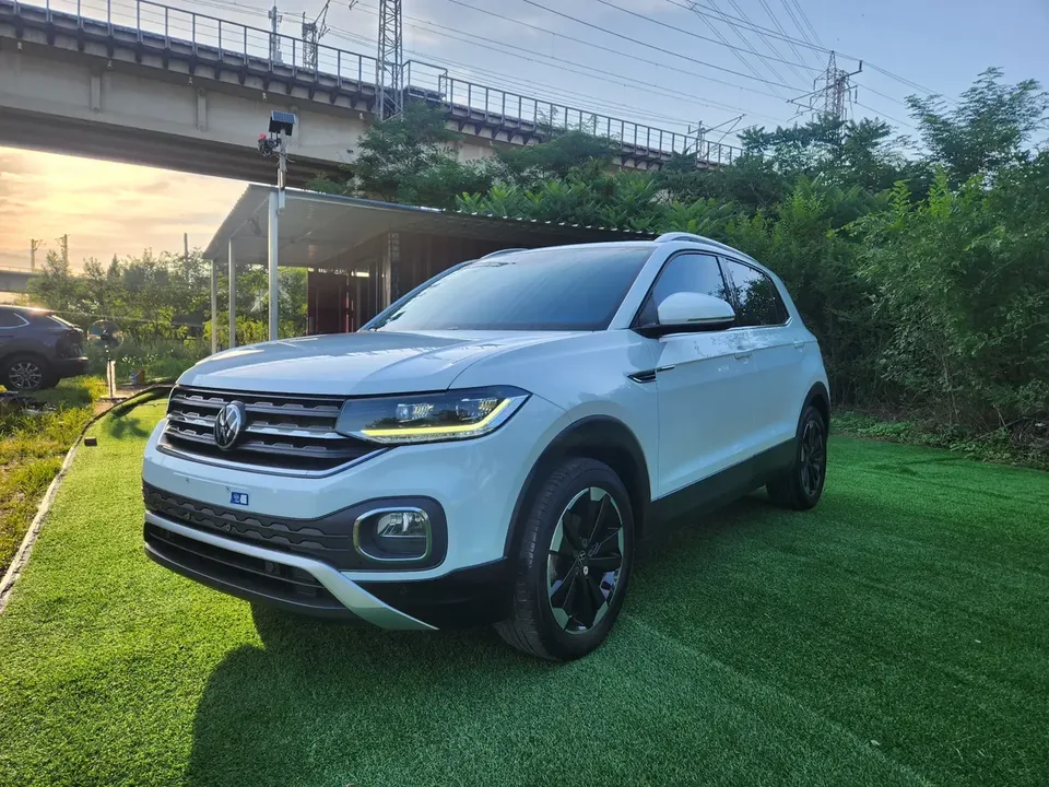 Volkswagen Explore the shadows Explore the shadows 2021 1.5L Automatic Joy-Link Edition 2023 — photo 1, buy with delivery to Moscow