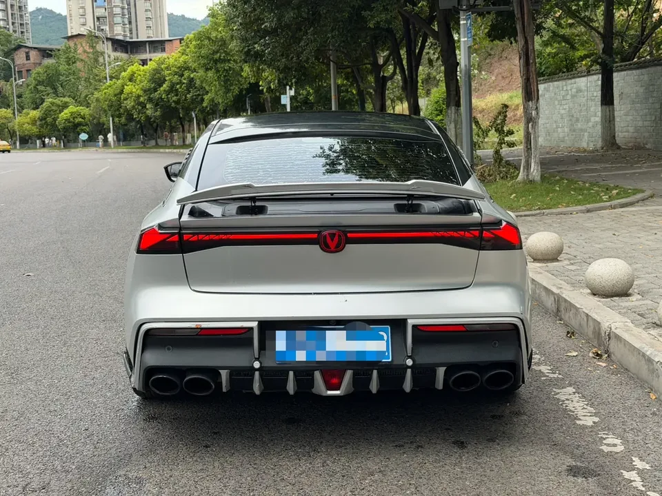 Changan UNI-V Changan UNI-V 2024 2.0T Classic Sports 2024 — миниатюра 2