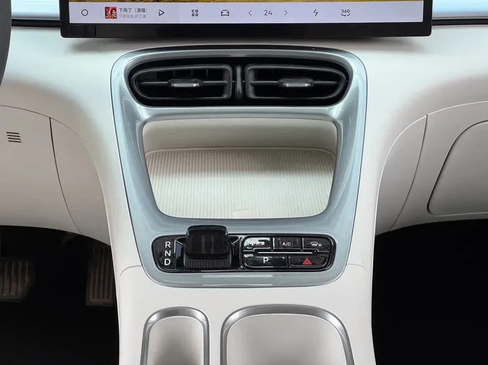 Geely Star Wish Star Wish 2025 UP 410km Explorer Edition 2024 — thumbnail 3