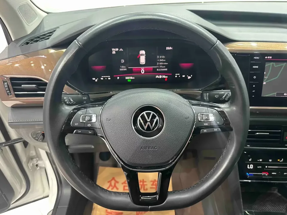 Volkswagen Tharu tuyue 2022 280TSI 2WD Deluxe Edition 2022 — thumbnail 5
