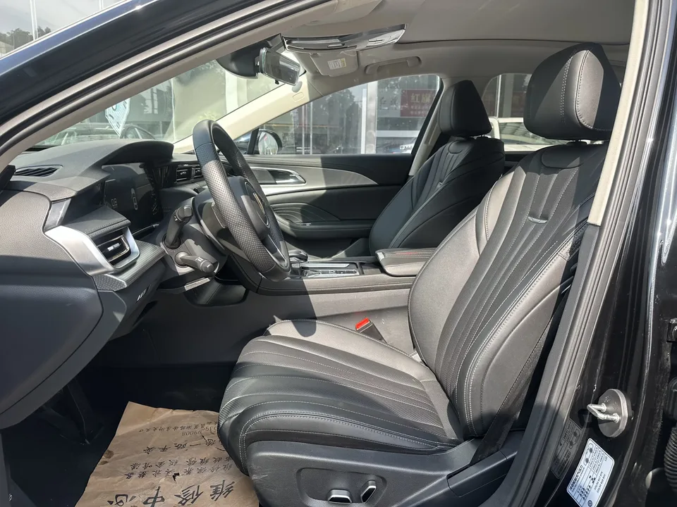 Hongqi H5 Hongqi H5 2023 1.5T DCT Zhilian Qiyue Edition 2023 — thumbnail 2