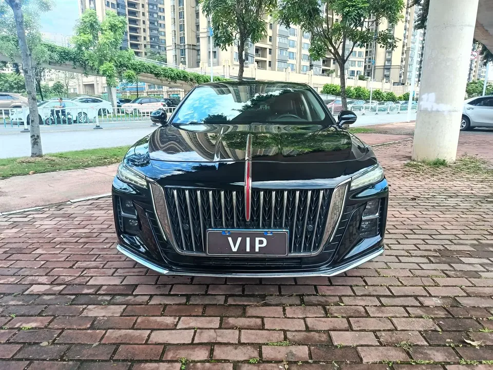 Hongqi H5 Hongqi H5 2023 1.5T DCT Zhilian Qiyue Edition 2023 — photo 1, buy with delivery to Moscow