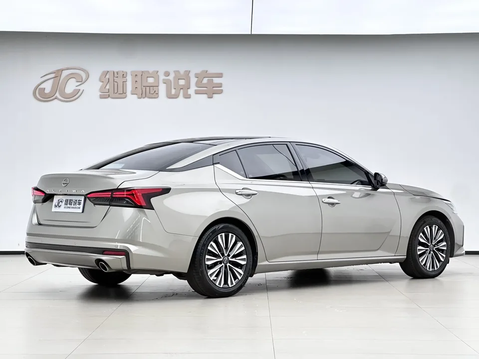 Nissan Altima Sound of nature 2022 2.0L XL-TLS Enjoy Edition 2024 — thumbnail 2