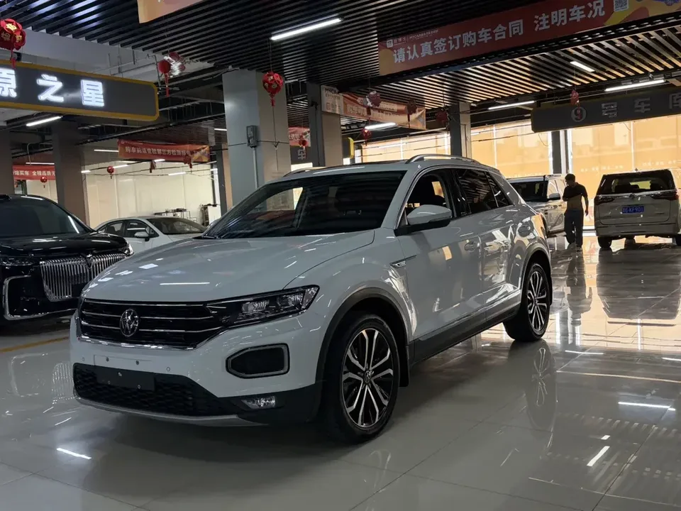 Volkswagen T-Roc TANG 2022 280TSI DSG 2WD Comfort PLUS 2023 — photo 1, buy with delivery to Moscow