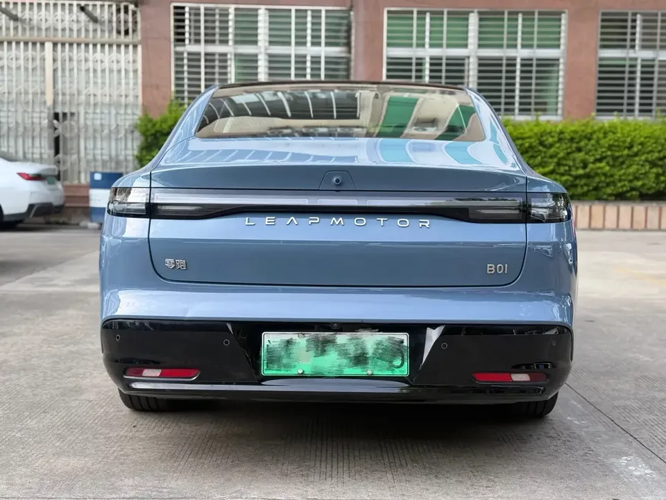 Leapmotor Leap running B01 Leap running B01 2025 550 LiDAR version 2025 — thumbnail 2