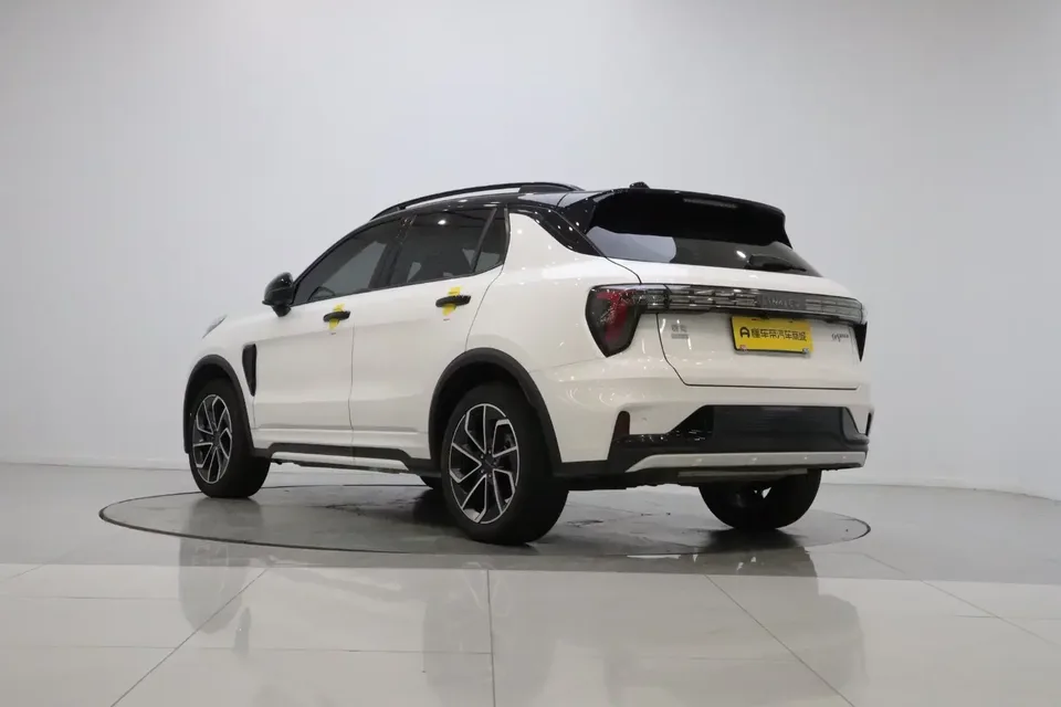 Lynk & Co 01 Lynk & Co 01 2023 EM-F PM 2023 — thumbnail 2
