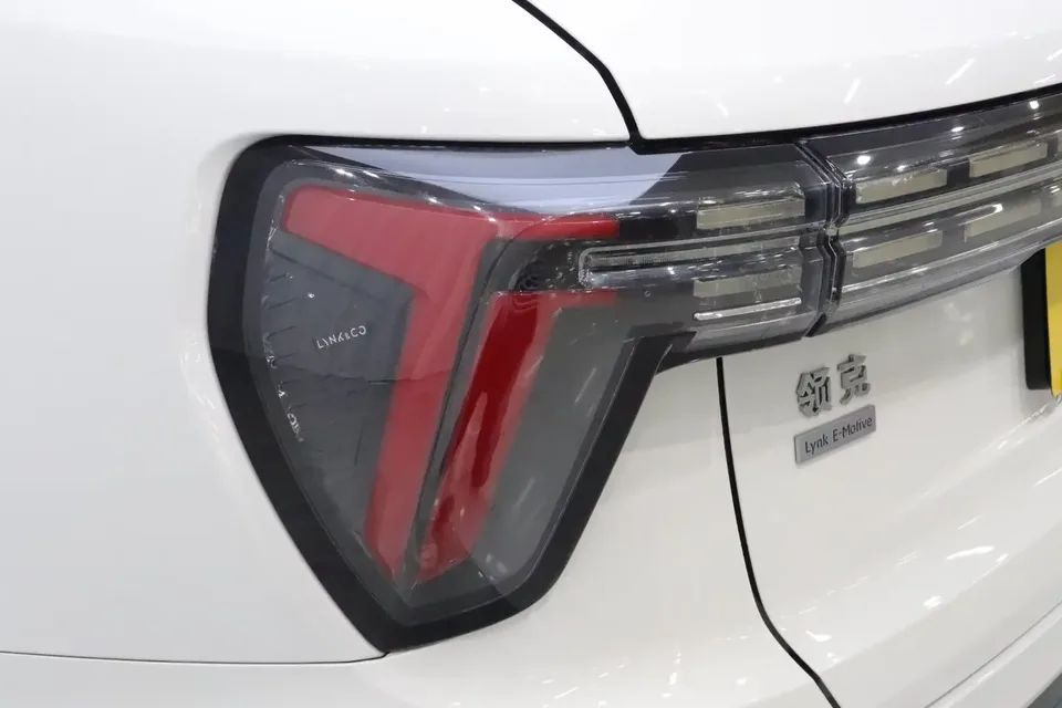 Lynk & Co 01 Lynk & Co 01 2023 EM-F PM 2023 — thumbnail 4