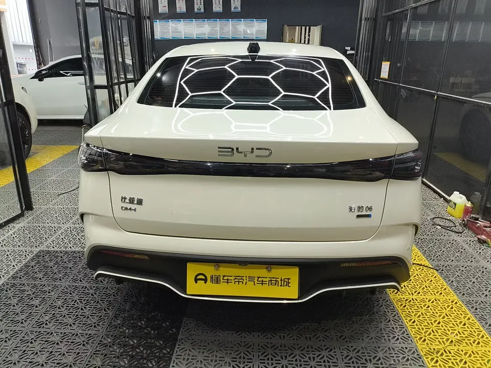 BYD Seal 06DM Seal 06DM 2025 DM-i 120KM Premium Edition 2025 — thumbnail 2