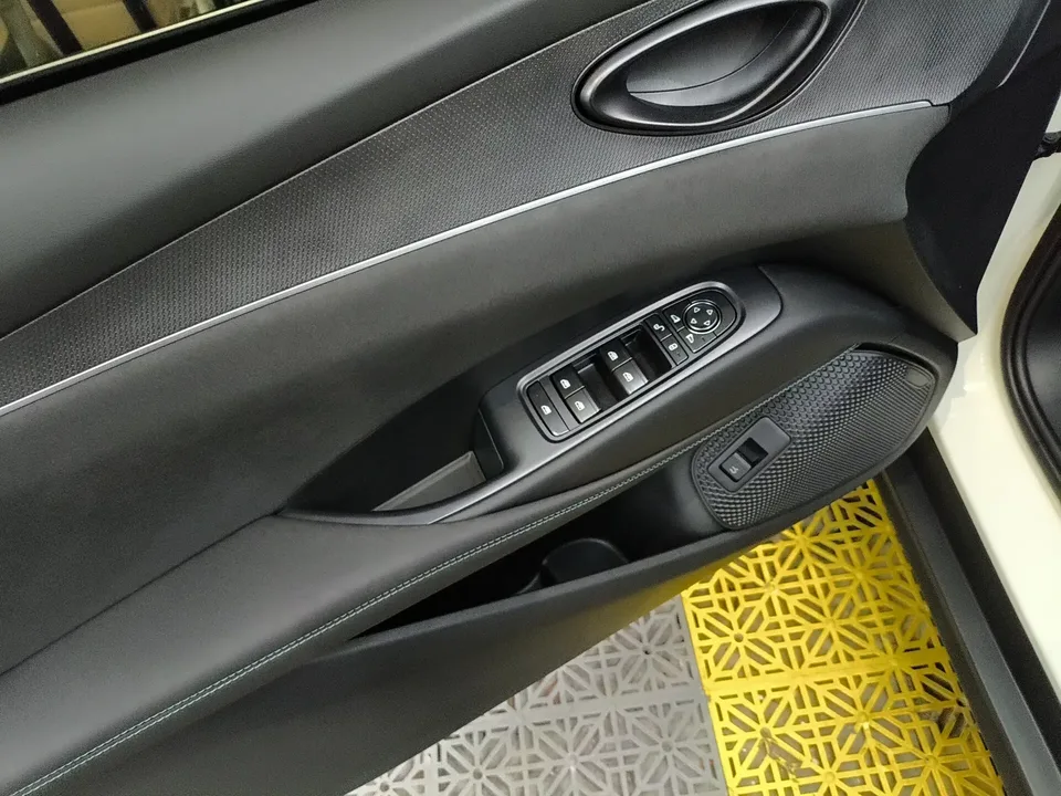 BYD Seal 06DM Seal 06DM 2025 DM-i 120KM Premium Edition 2025 — thumbnail 5