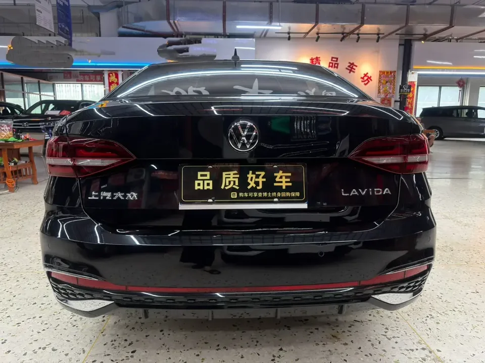 Volkswagen Lavida Lavida 2024 1.5L Automatic Starry Sky 5 Million Edition 2023 — thumbnail 2
